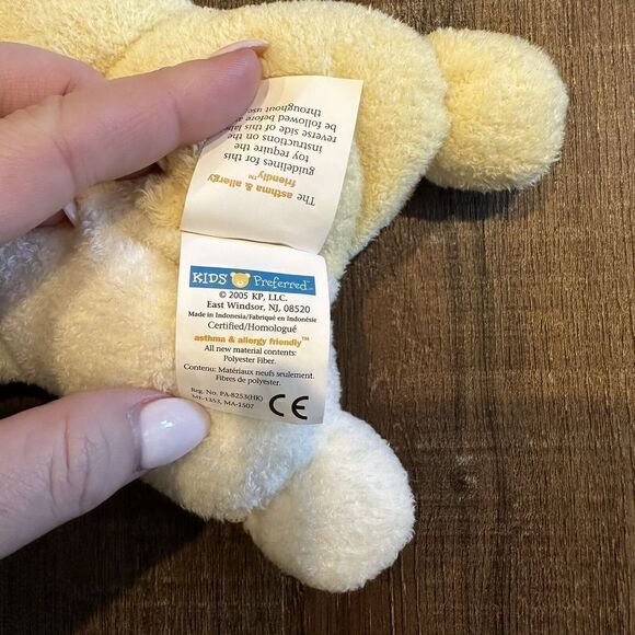 Kids Preferred Plush yellow giraffe cow rattle Sweetie Pie- Asthma Friendly - Picture 8 of 8